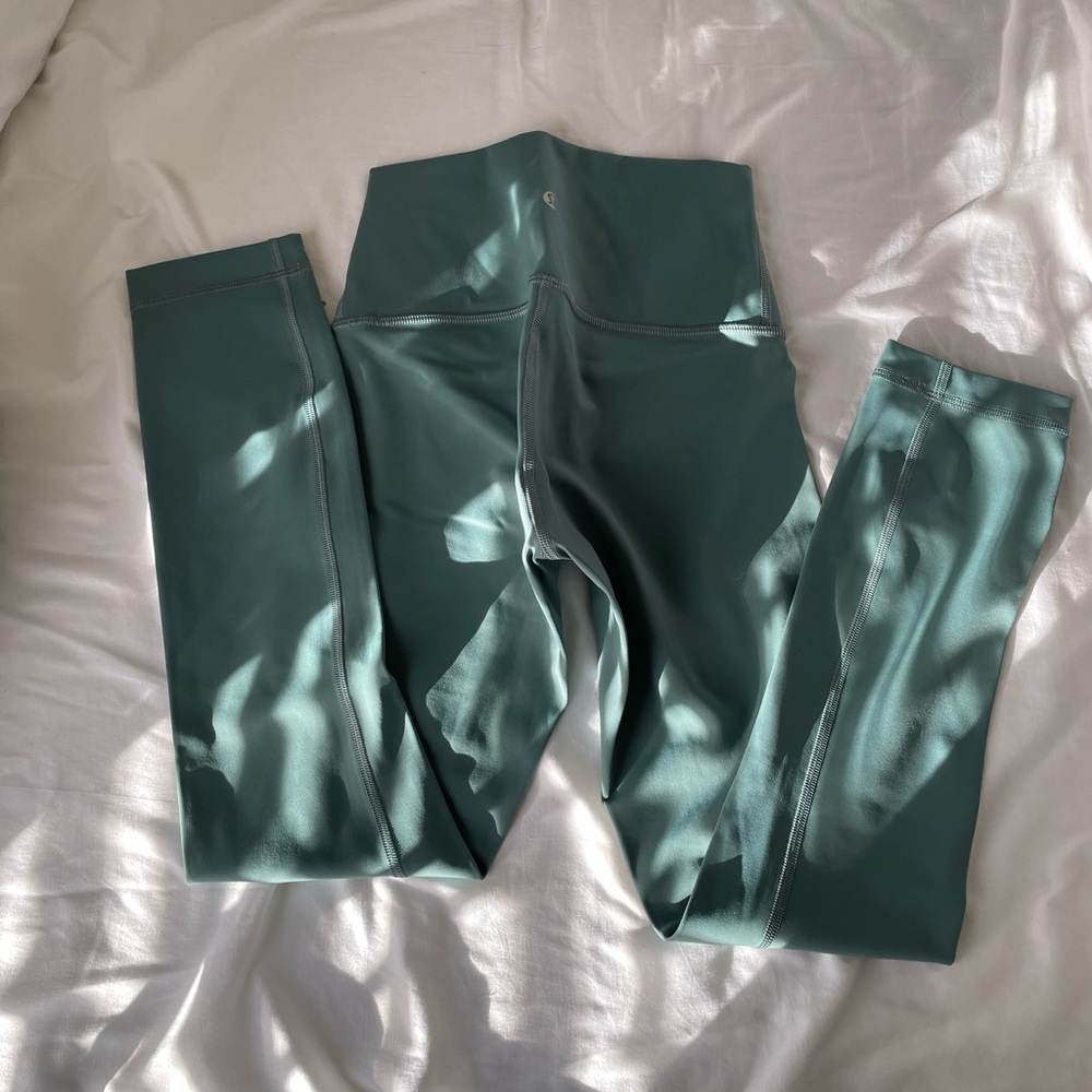 Lululemon Tide Water Teal Size 2 legging NWT